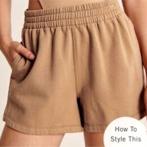 Abercrombie & Fitch Tan Elastic-Waist Athletic Shorts Medium